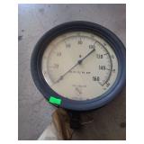 lot contains  a vintage Ashcroft Type 1056 TR pressure gauge.