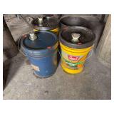 3 5 gallon buckets of Hydralic fluid