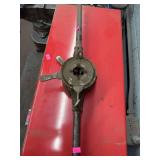 ratcheting pipe threader