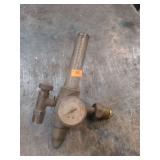 vintage Union Carbide Oxweld oxygen welding regulator