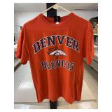 Denver broncos shirt size medium