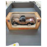 NIB 1:24 scale Snap on Tools 1937 Studebaker diecast pickup