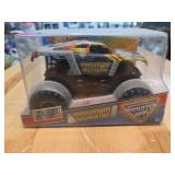 Die cast hot wheels monster truck maximum destruction.