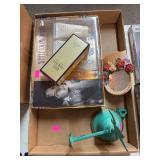 Flat of miscellaneous items