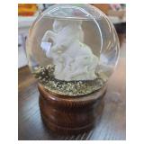 Musical unicorn snowglobe.