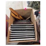 Box of picture frames and miscellaneous items