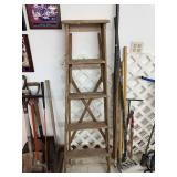 5’ wooden step ladder