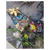 lot contains several pieces of yard art