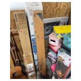 2 Lithonia lighting 4’ shop lights and a box of bulbs