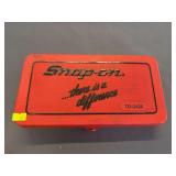 Snap-on tap and die set model TD-2425