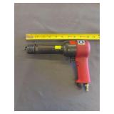 Chicago Pneumatic Heavy-Duty Pneumatic Air Hammer / Air Chisel with Spring Retainer