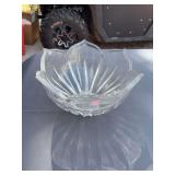 Clear Crystal-Style Scalloped Petal Bowl w/ Faceted Design