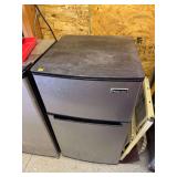 Magic chef mini fridge tested and working