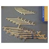 Snap-on USA SAE open-end wrenches in graduated sizes.3/8', 7/16', 1/2', 9/16', 5/8', 11/16', 3/4', 13/16', 7/8', 15/16', 1', 1 1/16', 1 1/8', 1 1/4', 1 5/16', 1 3/8', 1 7/16',  1 1/2'.
