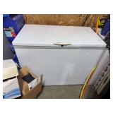 Tappan chest freezer (in working condition food not included