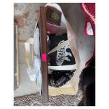 Cloth frames photo, large lamp, bag of mixed decor