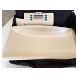 DETECTO MODEL 8440 BABY SCALE- IN CARRY BAG