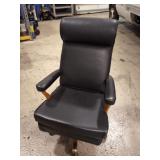 ROLLING OFFICE CHAIR - VERY NICE