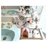 LARGE QUANITY OF KNICK KNACK COLLECTIBLES AND