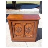 VERY NICE WOODEN CABINET WITH TWO DOORS AND 2
