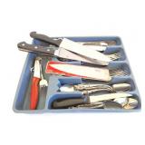 FLATWARE AND KNIFE LOT