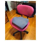 OFFUCE CHAIR AND RISER