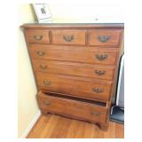 UPRIGHT DRESSER