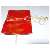 PEARL NECKLACE WITH HOLDER