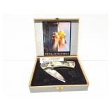 911- KNIFE IIN COLLECTOR CASE