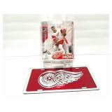 GORDIE HOWE NHL FIGURE AND DETROIT RED WINGS