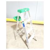 WERNER ALUMINUM STEP LADDER- 225 LBS- 4 FOOT
