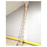 WERNER- 28 FOOT EXTENSION LADDER- 300 LB.- NON