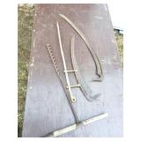 PRIMITIVE DECOR ITEMS-