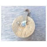 WOODEN PULLY