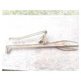 LARGE METAL SHEARS- NOT FROZE UP