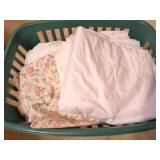 LARGE LOT OF ASSORTED LINENS