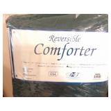 KING COMFORTER- NEW IN BAG- GREEN