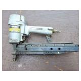 HITACHI Z 21/2- NT 65A- PNEUMATIC NAILER