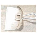 GIANT METAL DUST PAN