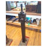 PEDASTOOL SCREW VISE