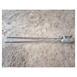 POST HOLE DIGGER WITH METAL HANDLES