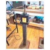 PEDASTOOL SCREW VISE