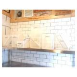 LOT OF PLASTIC CONTAINERS-