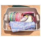 EASTER DECORATIONS-CONTENTS WITH TOTE WITH LID