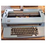 IBM TYPEWRITER- CORRECTING SELECTRIC III- NICE