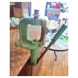 RCBS- JR2- RELOADING PRESS- BOLTED TO TABLE-