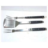 3 GRILL UTENSILS