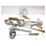 LARGE KICTHEN UTENSILS LOT-