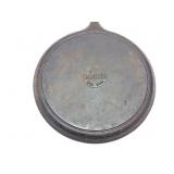 LODGE CAST IRON-  FLAT ROUND GRIDDLE- USA- 90G-