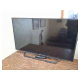 SONY FLATSCREEN TV WITH REMOTE